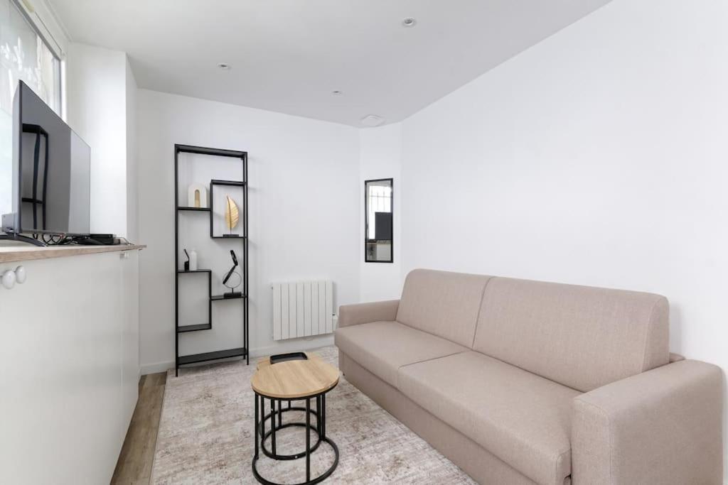 Chateau De Vincennes : Charmant Studio Apartment Exterior photo